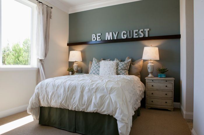 Guest ideas bedroom room small decor decorating rooms lighting cozy shelly